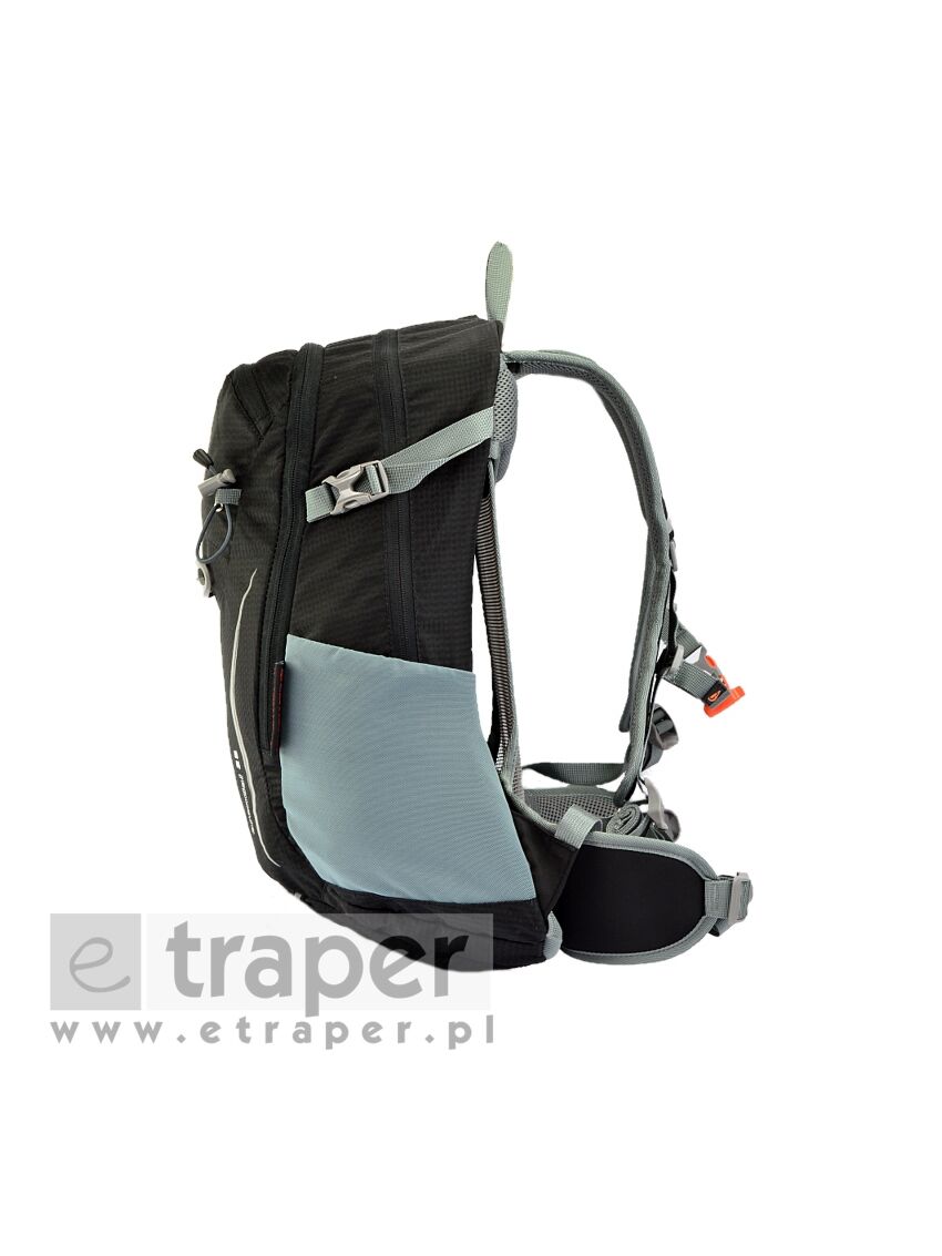 Czarny plecak trekkingowy Bergson Arendal 25l