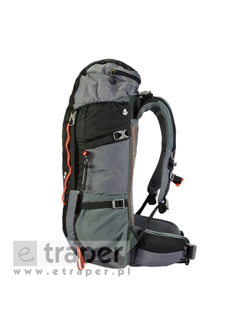 Czarny plecak turystyczny Bergson Magnor 40l