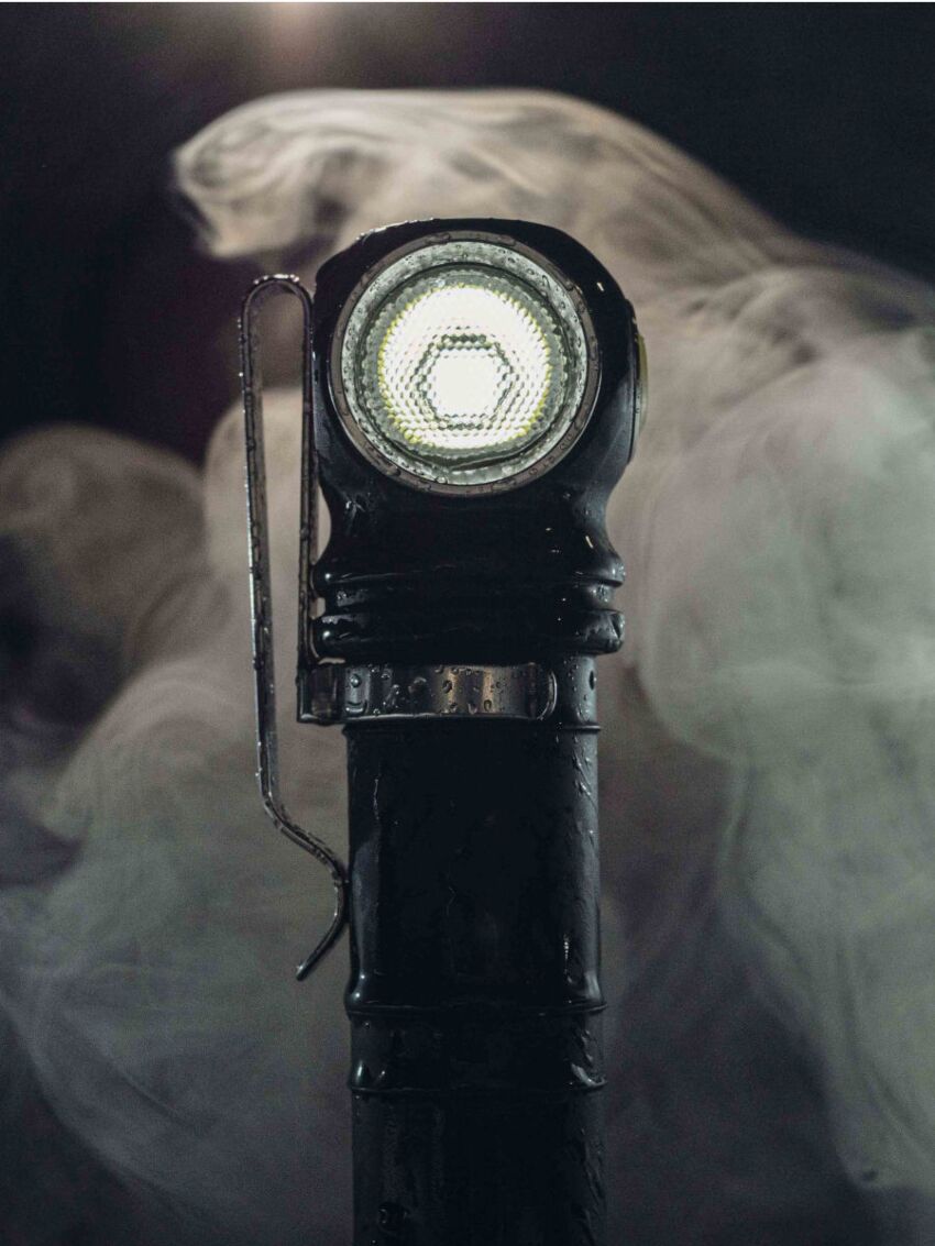 Latarka wielofunkcyjna Armytek Wizard C2 Pro Max Ciepły