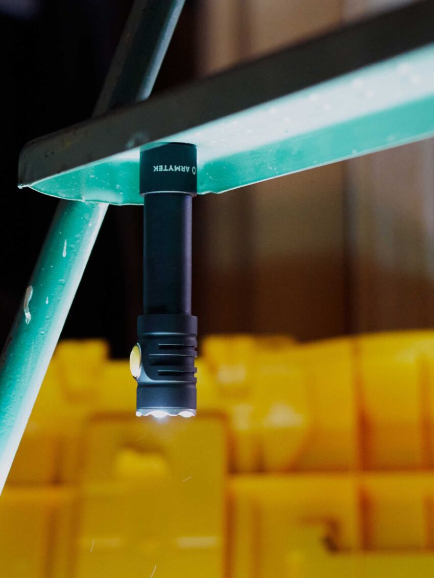 Codzienna latarka Armytek Prime C2 Pro 2230lm (Ciepła)