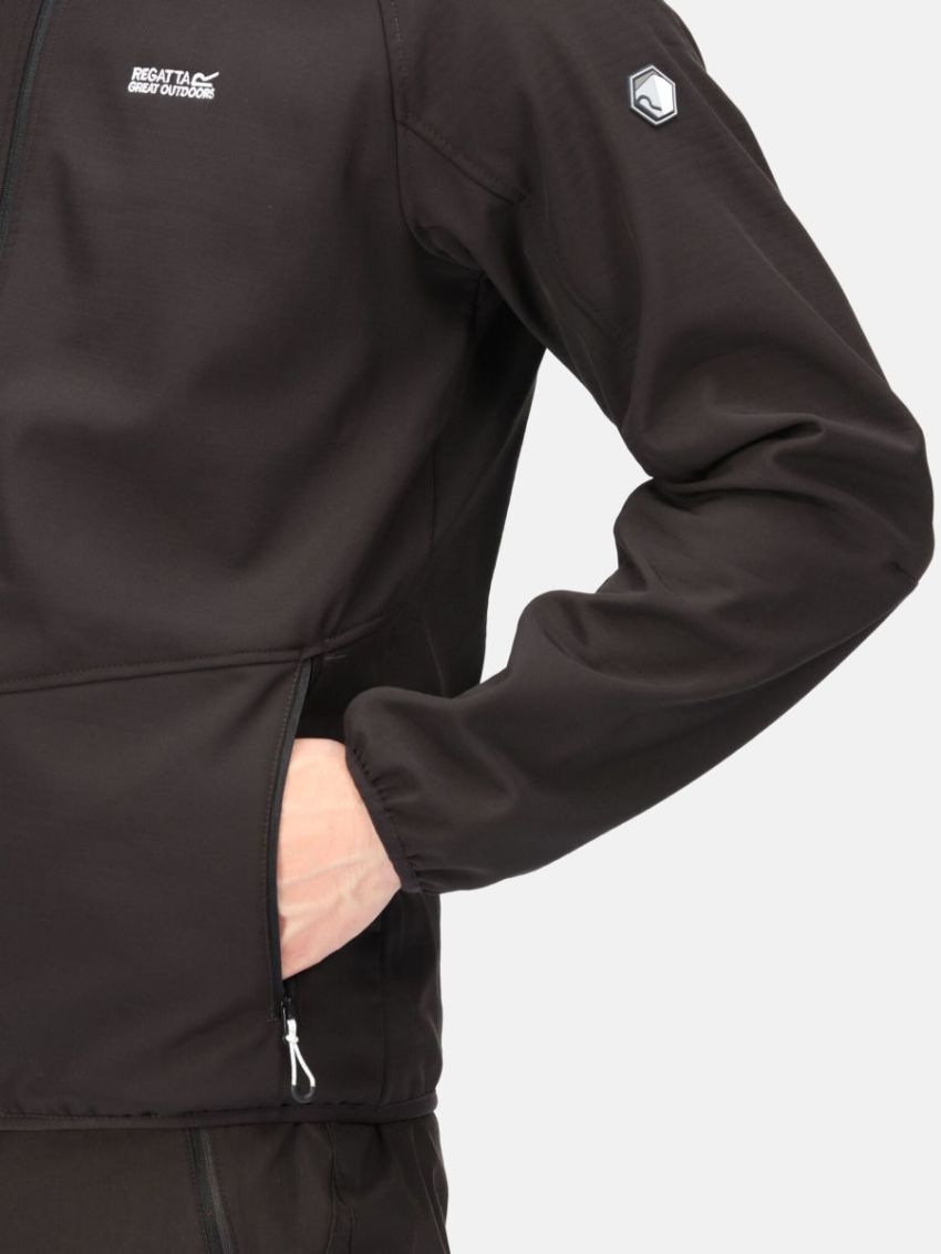 Czarny softshell z kapturem Regatta Arec III