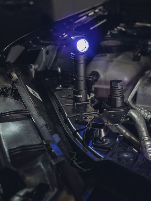 Latarka LED z Ultrafioletem Armytek Wizard C2 WUV