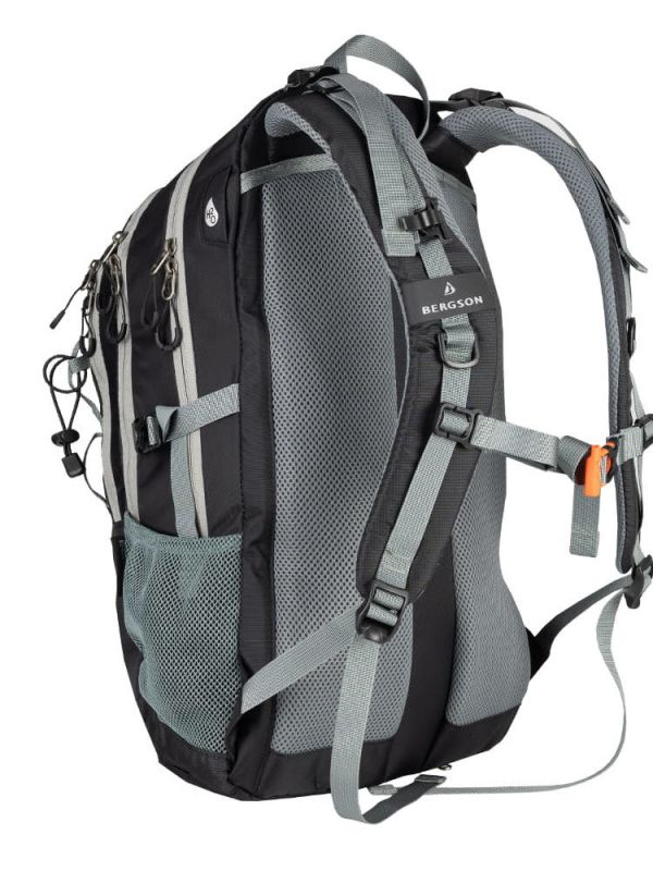 Czarny plecak turystyczno-miejski Bergson Evje 30l