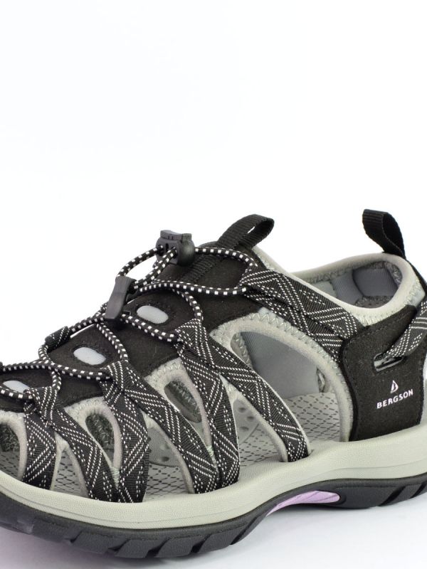 Czarne sandały z zabudowanym przodem Bergson Sangha